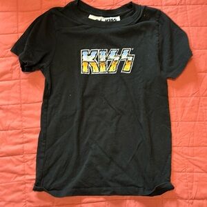 COTTON ON KIDS || black KISS t-shirt